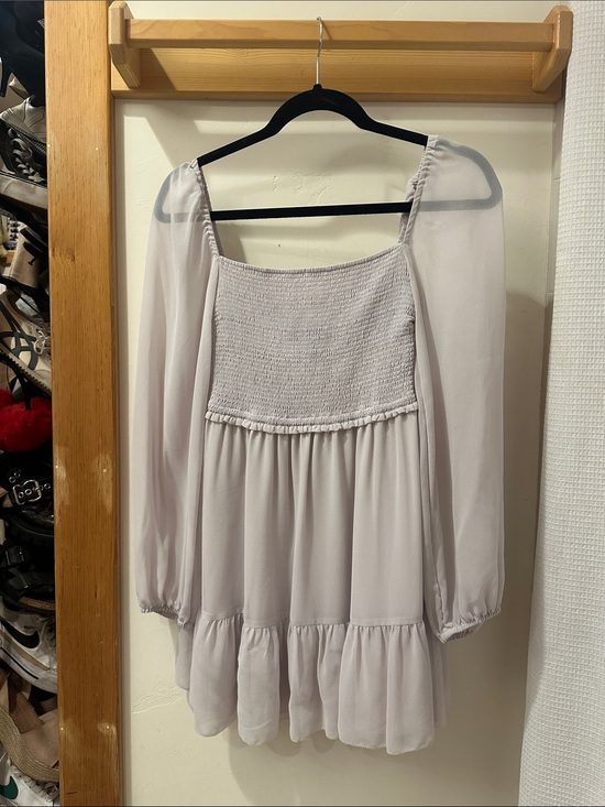 Aritzia Dresses & Skirts - Aritzia Light Gray Smocked Square-Neck Long Sleeve Tunic